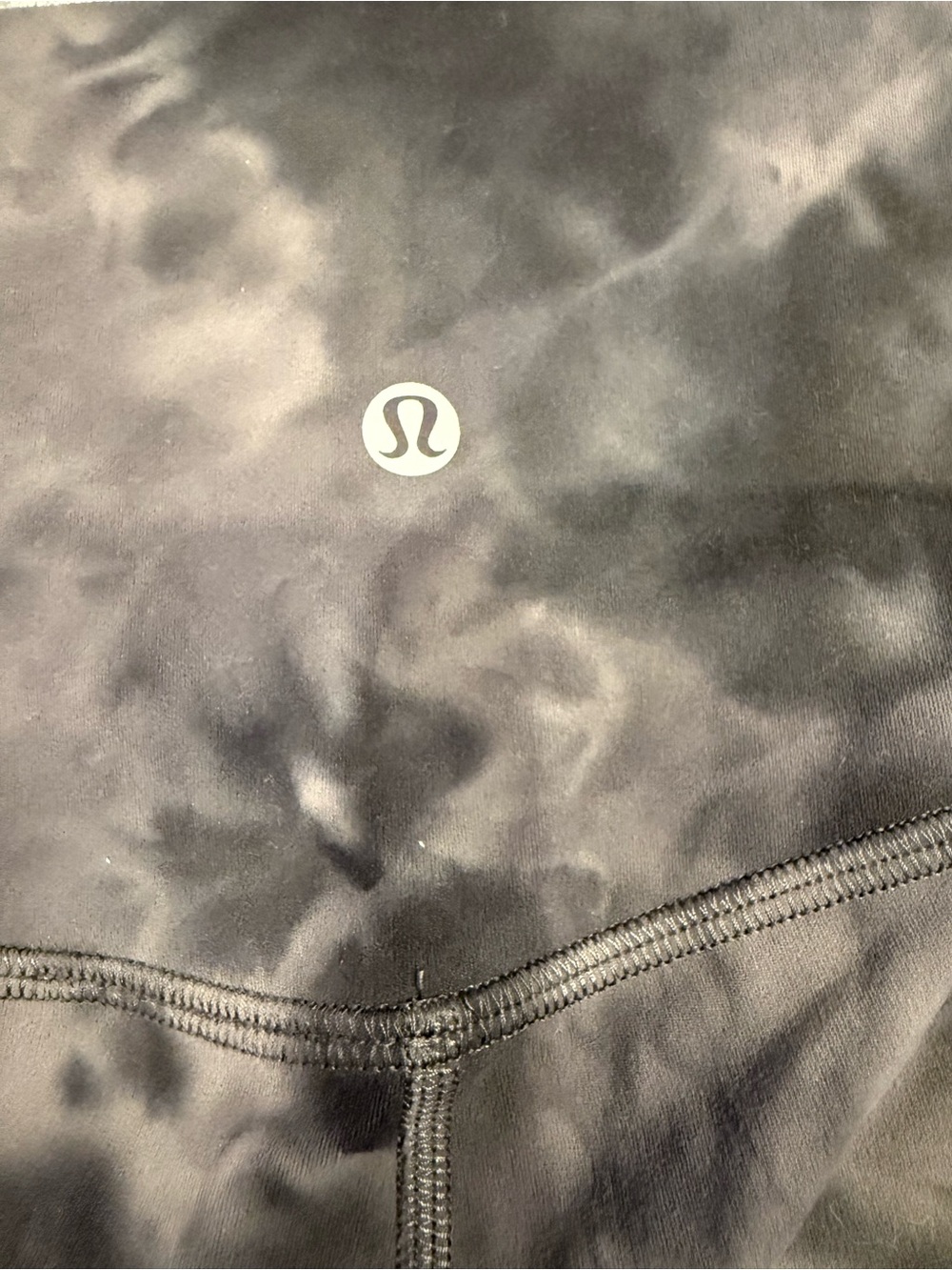 Lululemon Sz 12 Women's Tie-Dye Black Workout Shorts - Picture 4 of 5